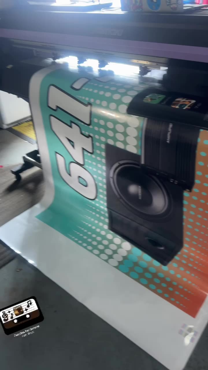 Vinyl printing on a wide-format plotter